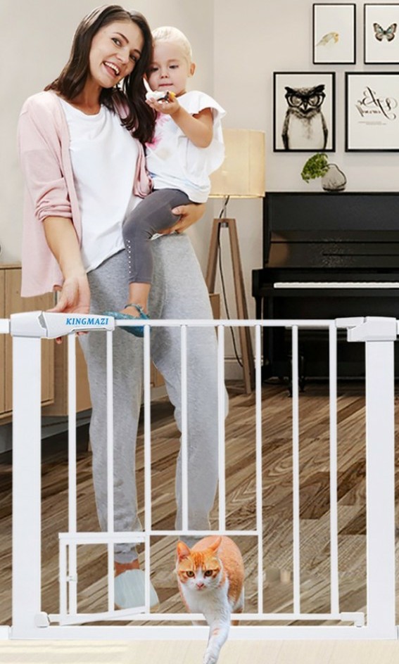 safety gate, Babies & Kids, Baby Nursery & Kids Furniture, Bed Guards