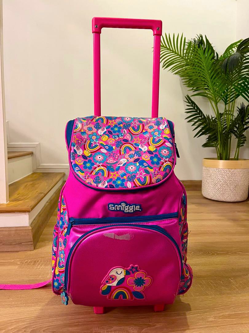 Pink smiggle bag shop