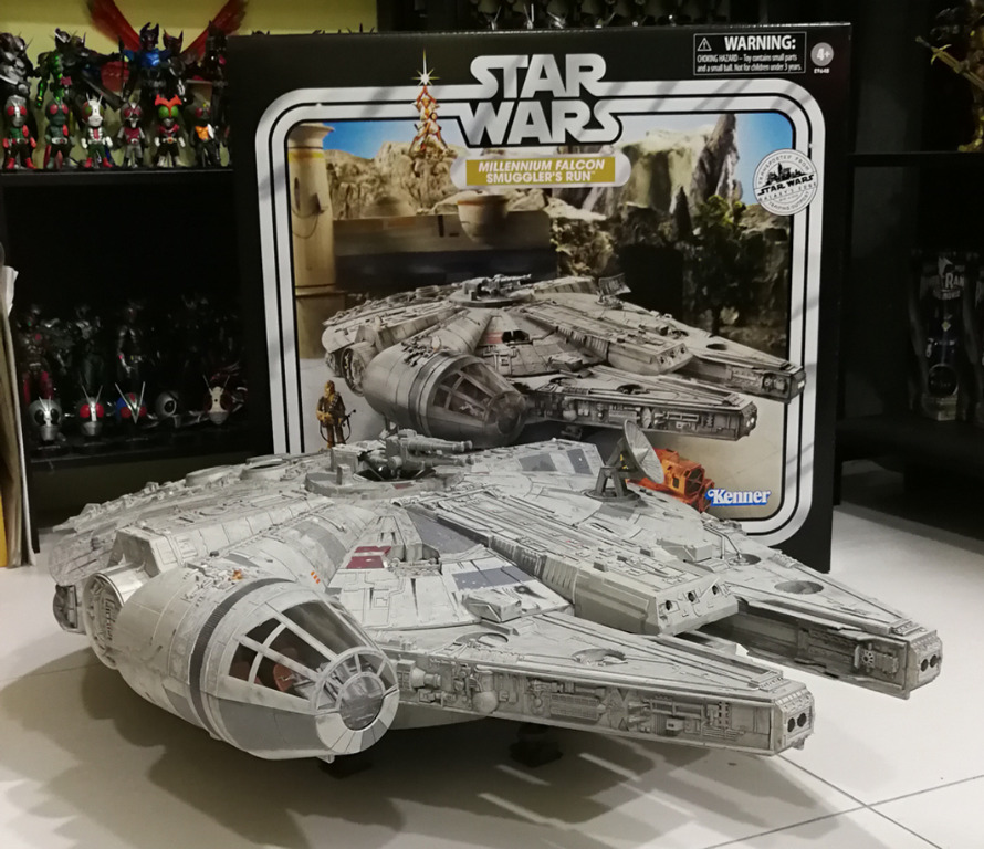 Star Wars The Vintage Collection Galaxy s Edge Millennium Falcon Smuggler s Run