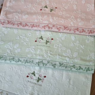 Japanese Branded Towels Collection item 1