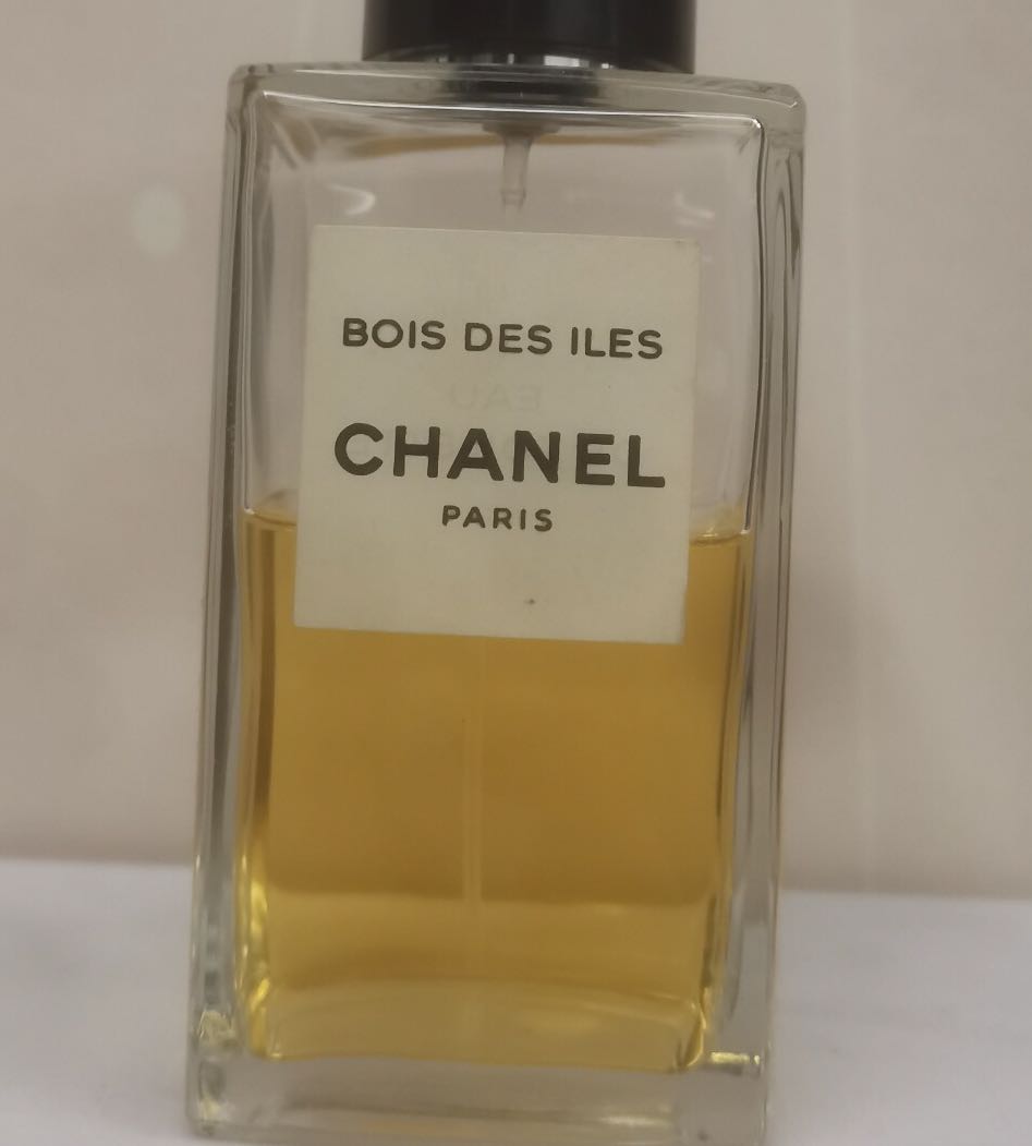 200 ml Vintage Chanel les exclusif Bois des iles EDT, Beauty & Personal  Care, Fragrance & Deodorants on Carousell