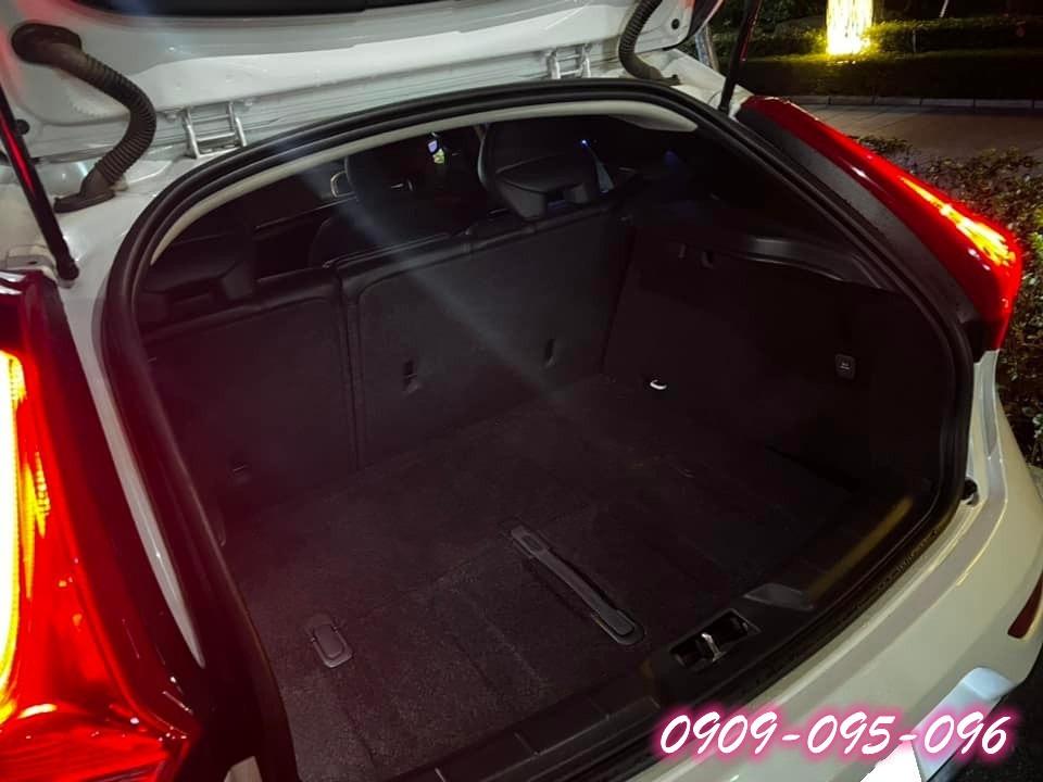 實車保証實價 可超貸萬 認証車16 Volvo 富豪v40 T4 1 6 Tubro 全景天窗自動跟車 汽車 汽車出售在旋轉拍賣