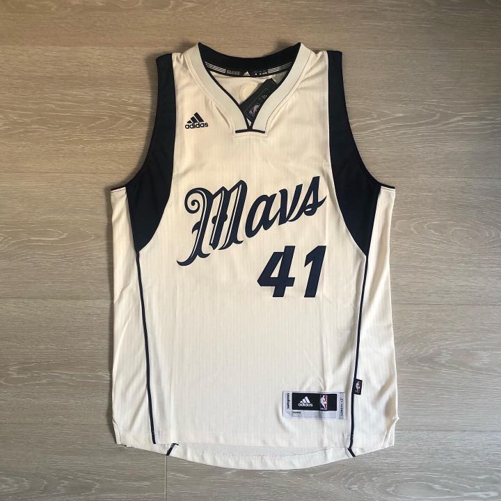 Dallas mavericks christmas jersey 2025
