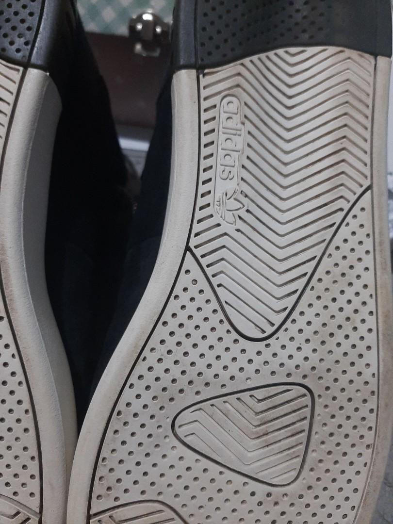 adidas tubular 42