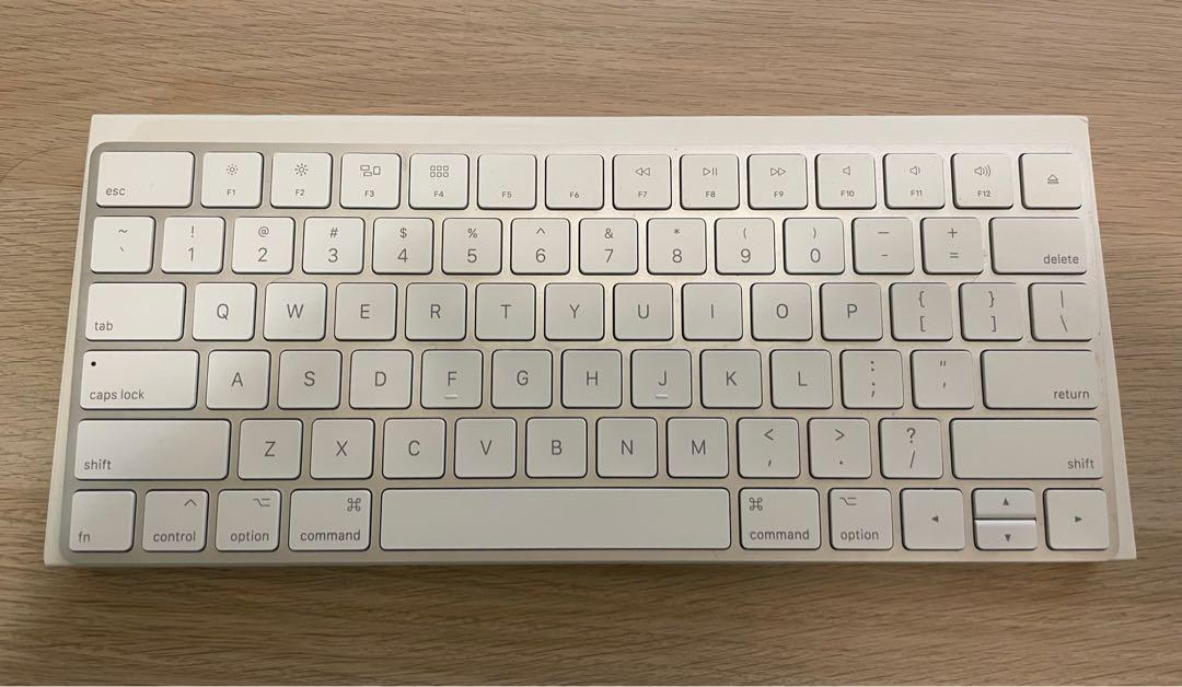 Apple Magic Keyboard US English cable included, Computers & Tech