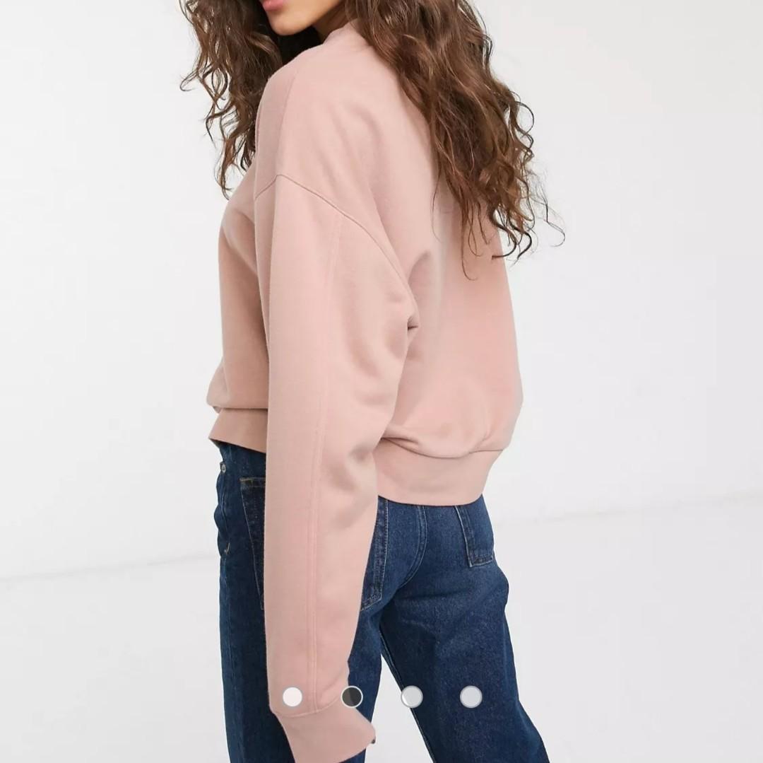 Huge cropped sweatshirt shop weekday