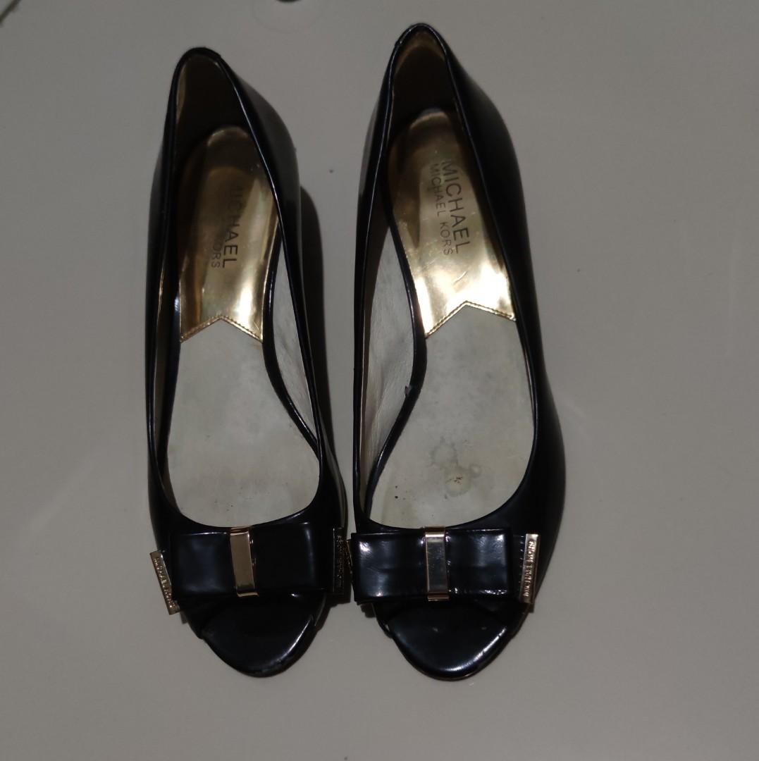 Authentic MICHAEL KORS WEDGE BLACK SHOES, Women's Fashion, Footwear, Heels  on Carousell