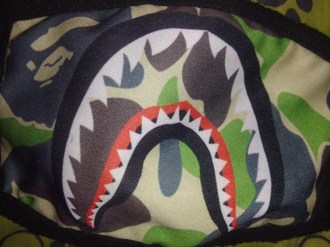 Bape camo masker original Fesyen Pria Pakaian Atasan di Carousell