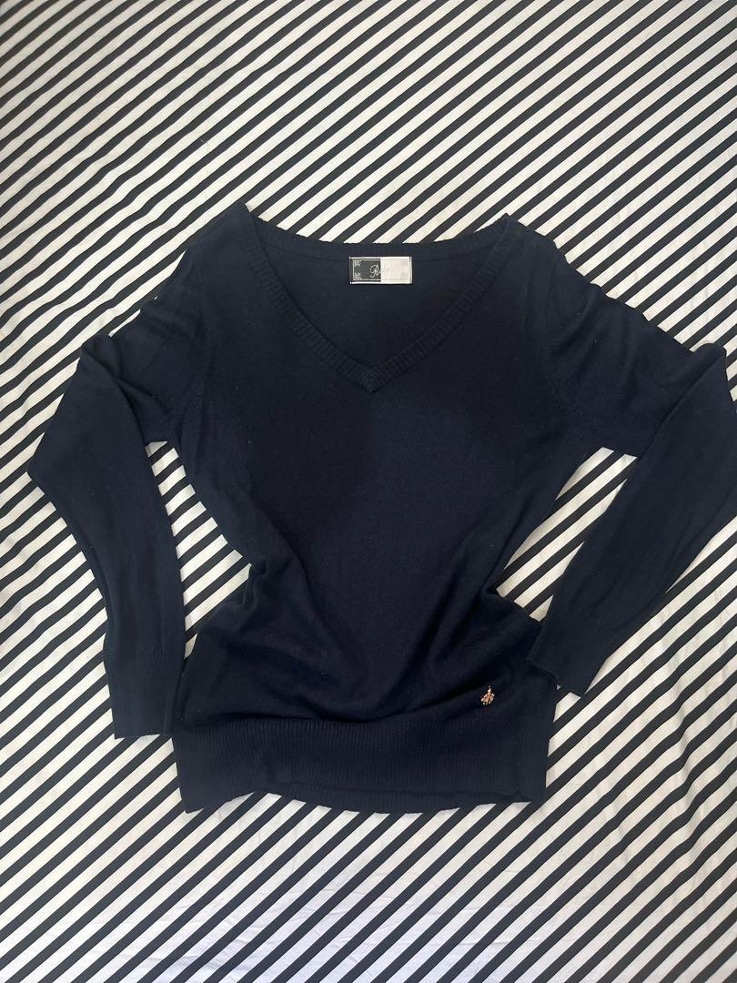 Basic Tee (Category: Shirts) located in Kota Kinabalu. Submitted by tinorked (Listing ID 1144884129, Image 2). Description: Basic Tee Material mcm Knitware yg nipis tapi x jarang Warna darkblue-black Ada gold charm kat tepi bawah baju Material ada bulu2 manja bukan sebab pemakaian. Not for fussy buyer sbb murah dh ni #tshirt #knitware #basic #bajumurah.
