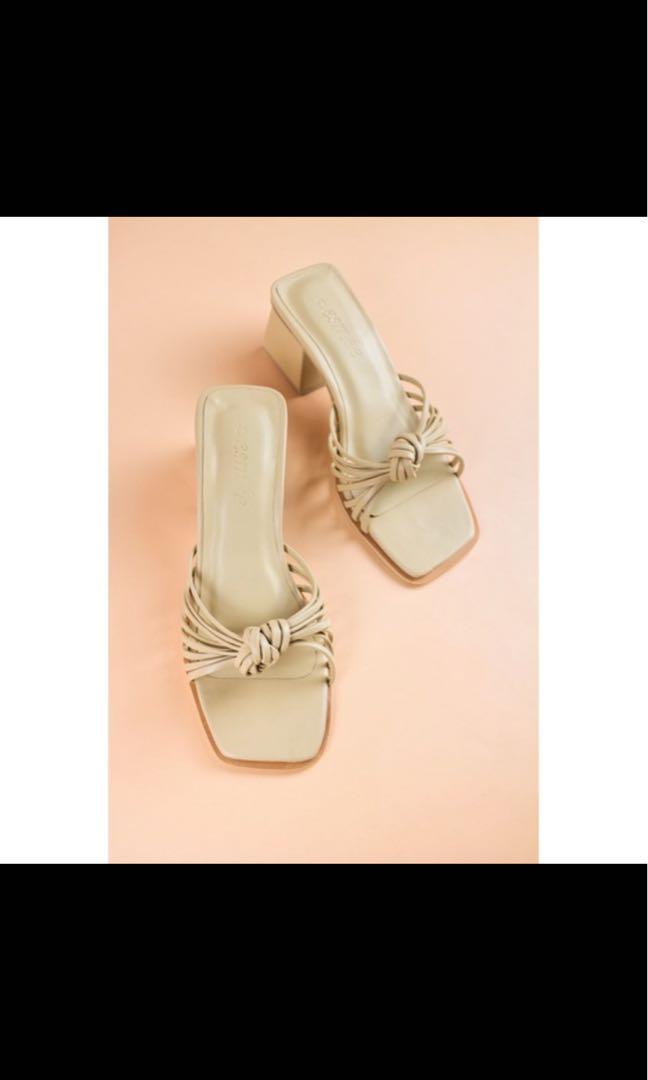 Block sandals (Category: Heels) located in Cebu City. Submitted by cebugoods (Listing ID 1145038257, Image 2). Description: Bought for 1k but never used..
