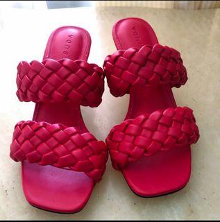 Sandal heels kepang wanita Bottega Vanesza Wisuda