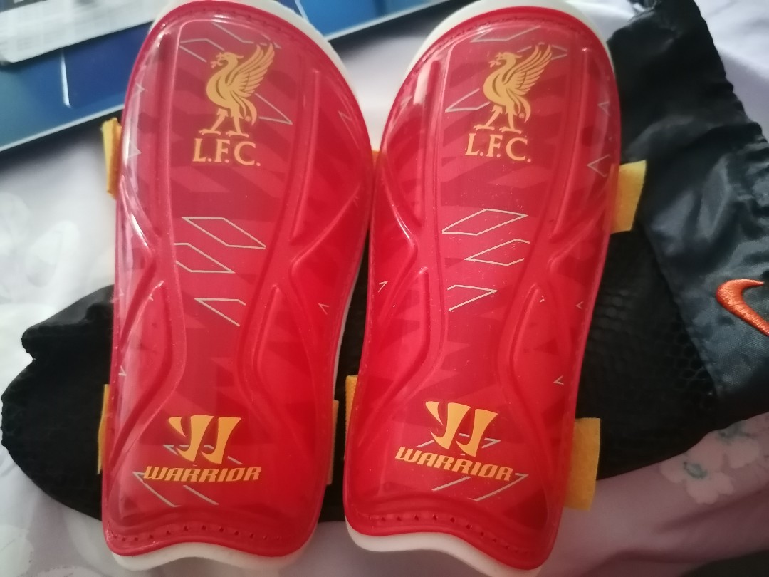 Brand New NIKE LFC warrior Shin Pads for kids Sports Equipment
