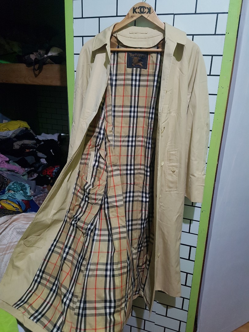 Burberry coat, Luxury, Apparel on Carousell