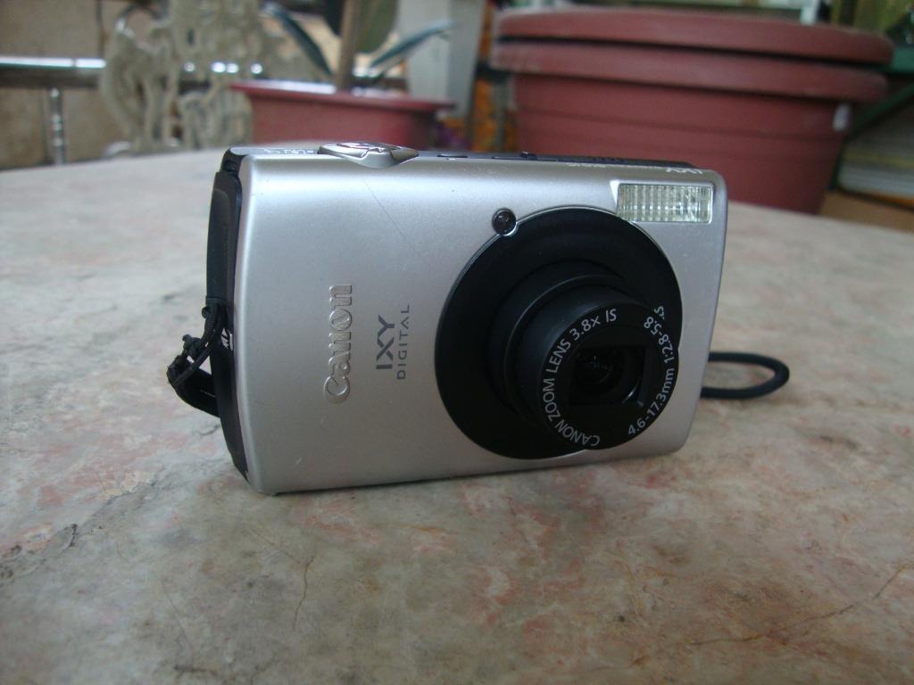 Canon IXY Digital 910 IS 8.0 Mega Pixelmp Digital Camera