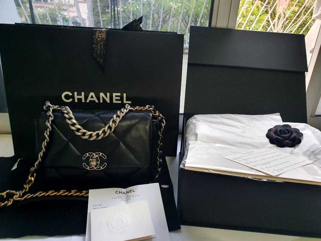 🖤Chanel 19 Black Small with Reversed hardware (Silver CC logo), Women's  Fashion, Bags & Wallets, Shoulder Bags on Carousell