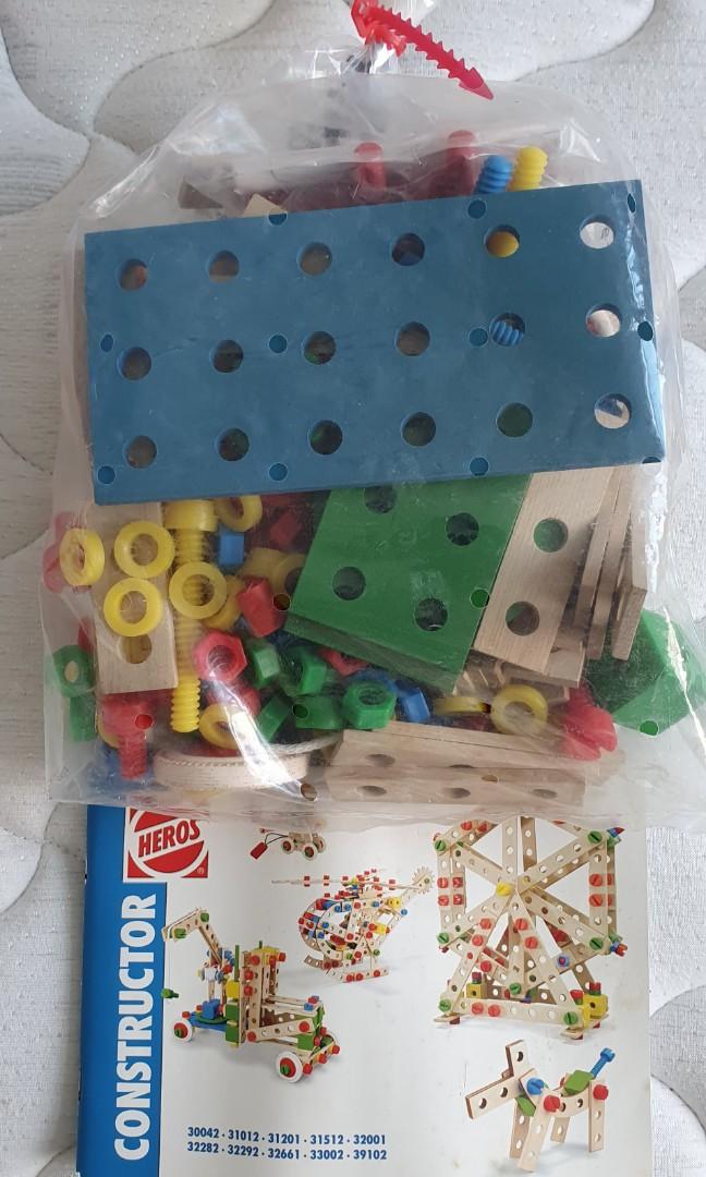 Constructor motor (Category: Lego & Building Sets) located in Singapore. Submitted by alkap (Listing ID 1144873769, Image 2). Description: made in Germany original price $126/-.