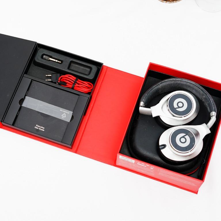 Beats store executive bluetooth