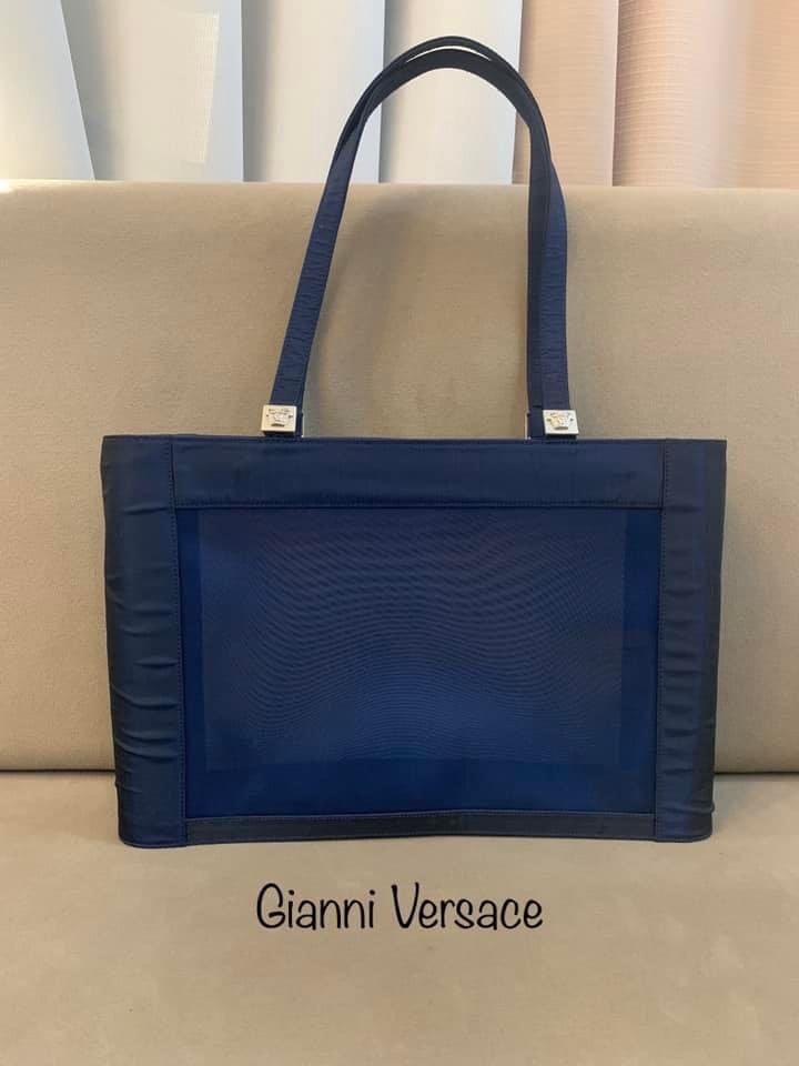 Gianni Versace Mesh Tote Bag (Category: Luxury Bags & Wallets) located in Paranaque City. Submitted by katlouieleandicho (Listing ID 1144966123, Image 1). Description: 💯Authentic #gianniversace Mesh Tote Bag Made in Italy Rank AB Price : P3.5K.