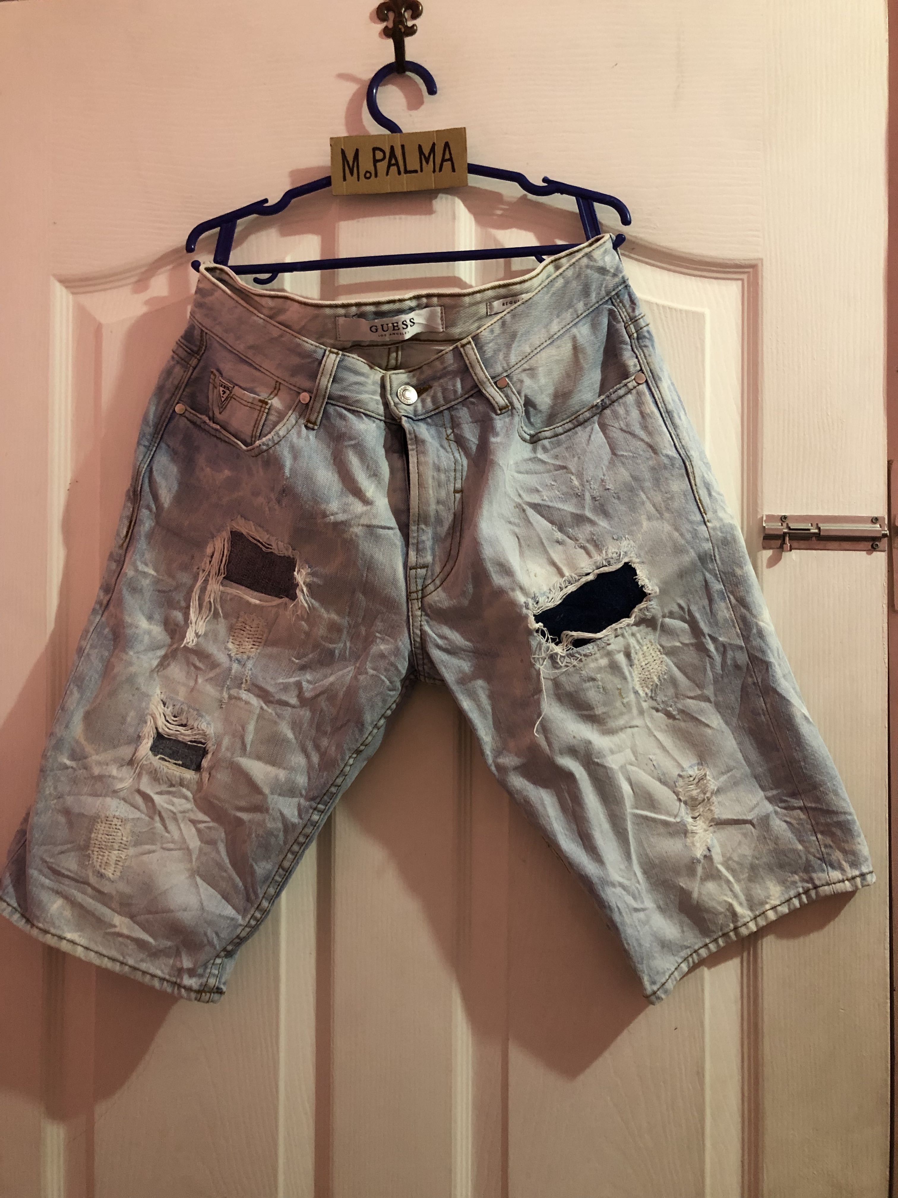 Guess ripped distressed jeans short fit 