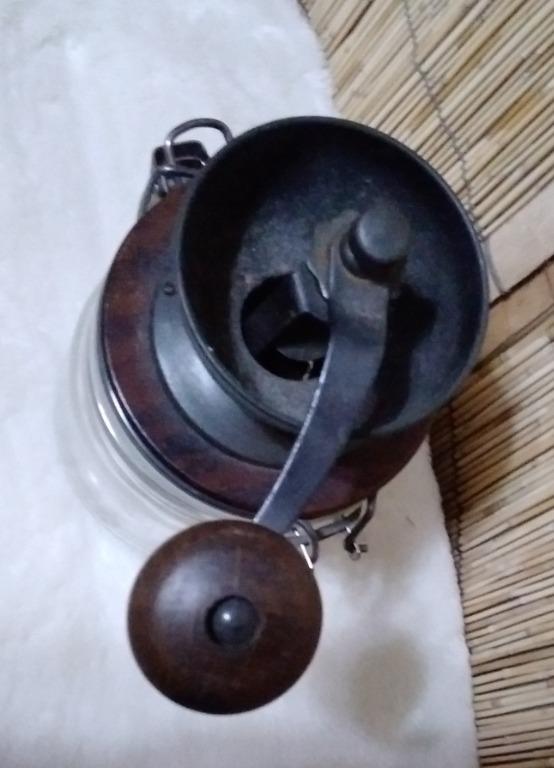 Hario Vintage Manual Coffee Grinder with Glass Canister, Hobbies & Toys