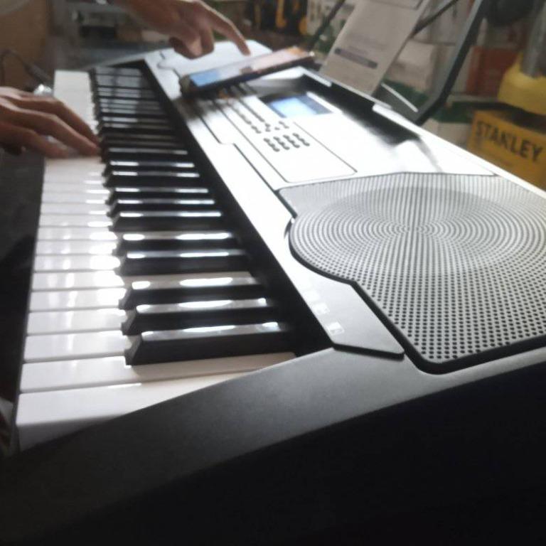 HUXLEY LIGHT UP KEYBOARD, Hobbies & Toys, Music & Media, Musical