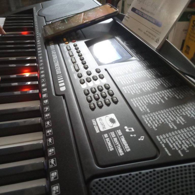 HUXLEY LIGHT UP KEYBOARD, Hobbies & Toys, Music & Media, Musical