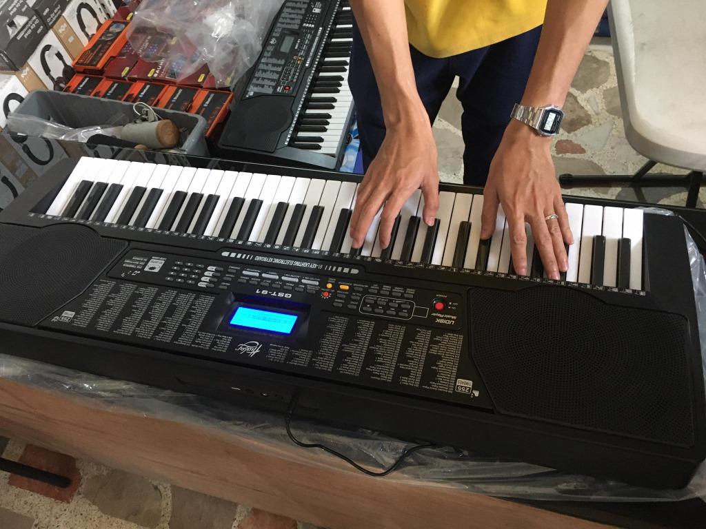 Huxley Light Up Keyboard Piano, Hobbies & Toys, Music & Media, Musical