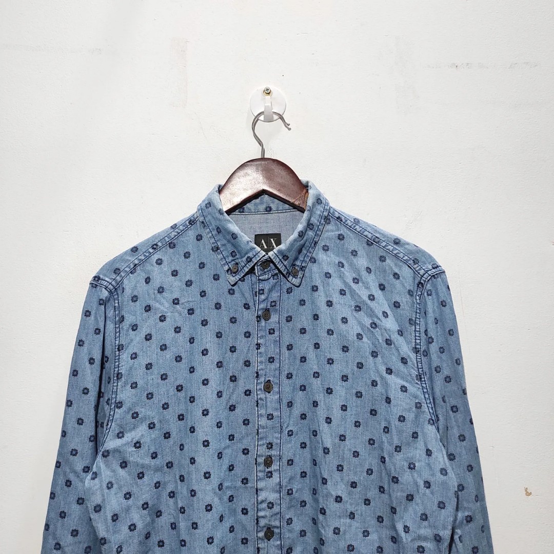 Kemeja Denim Armani Exchange size M, Fesyen Pria, Pakaian ...