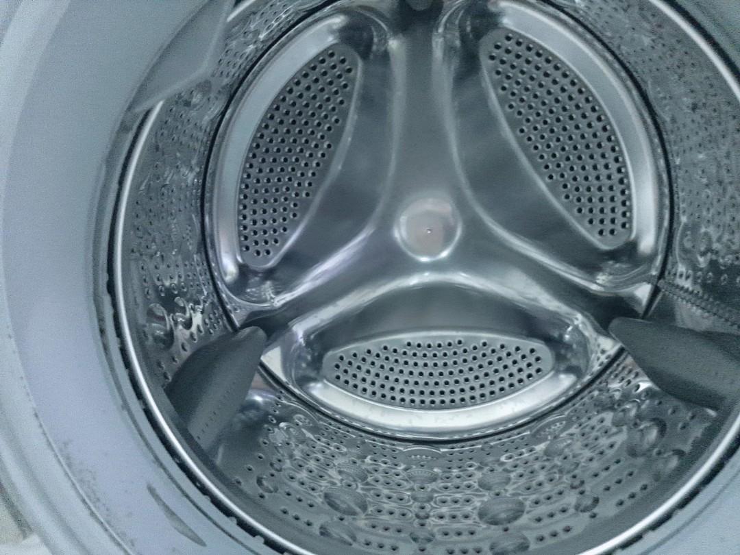 LG front loading Inverter 8.0kg Inverter washing machine good condition