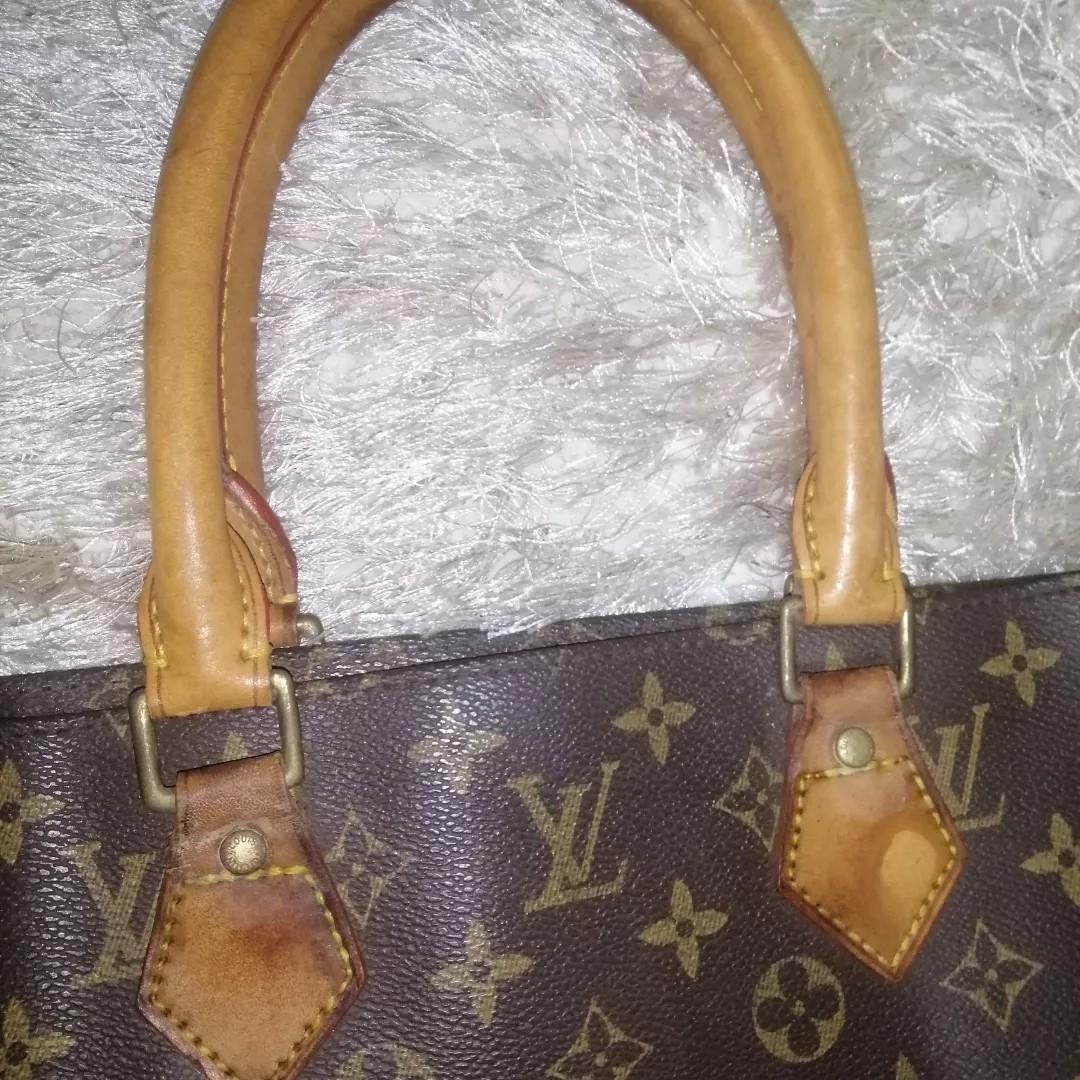 AUTHENTIC Louis Vuitton Bag FREE Scarf/Twilly, Luxury, Bags & Wallets on  Carousell
