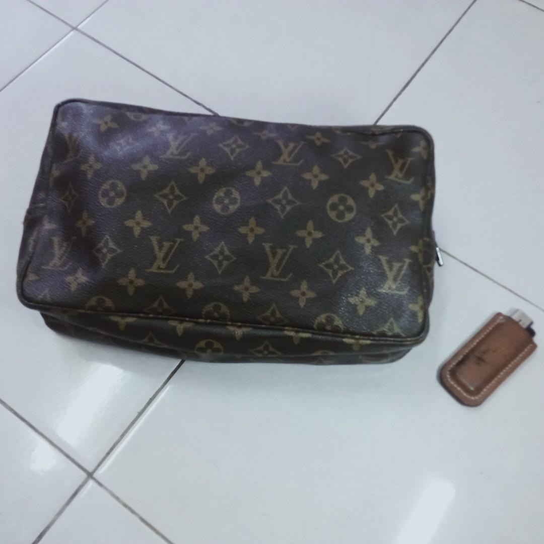LV waist Bag , Men's Fashion, Bags, Belt bags, Clutches and Pouches on  Carousell