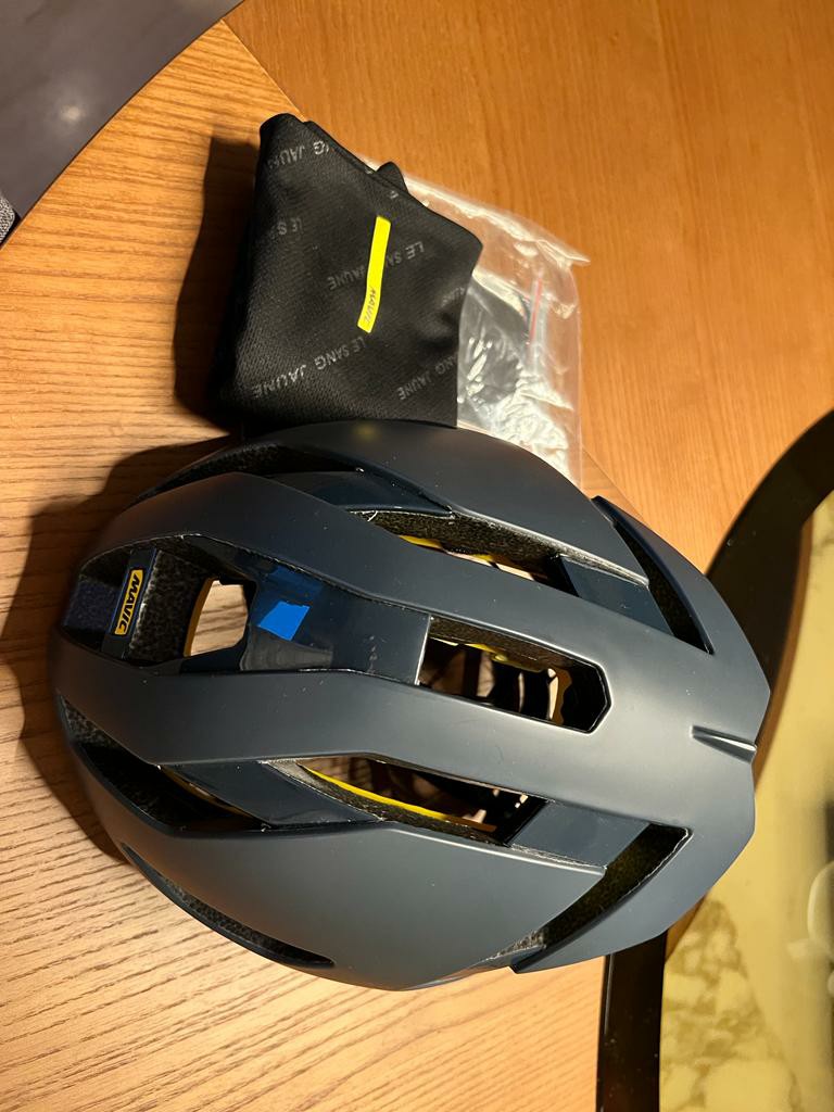 MAVIC COMETE ULTIMATE MIPS HELMET 公路頭盔(Size : M), 運動產品