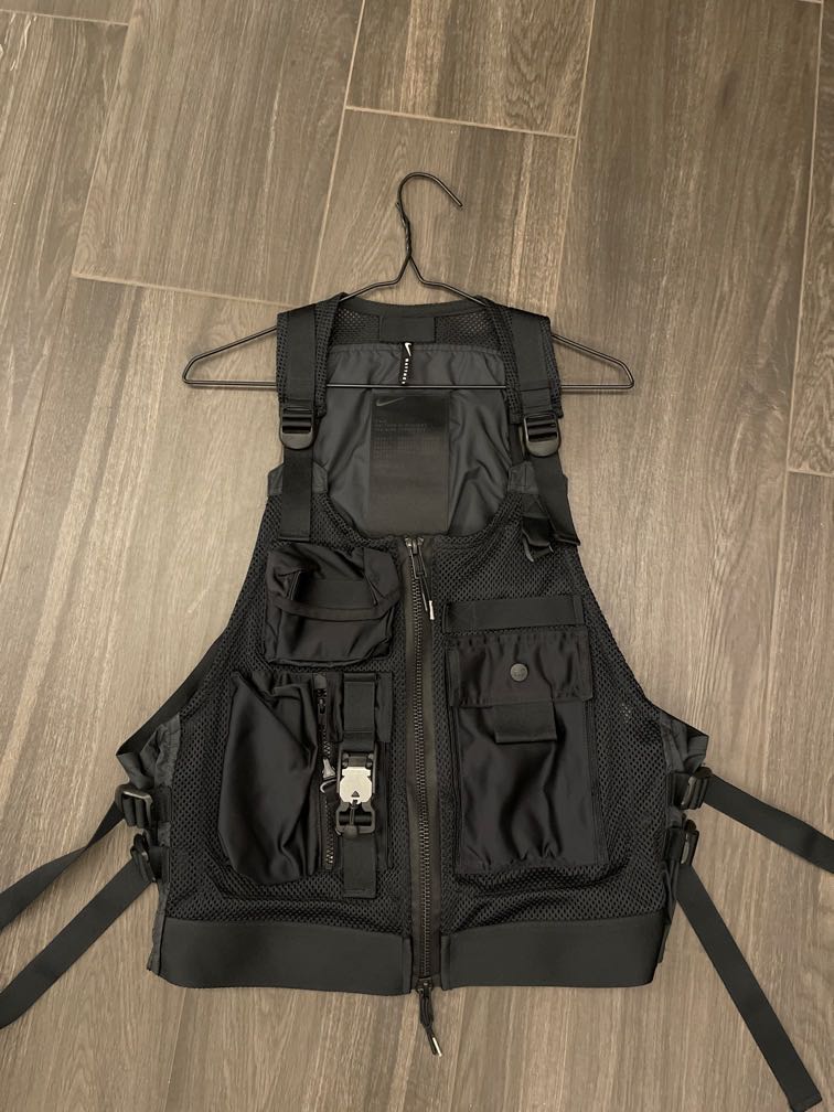 Nike MMW beryllium Utility Vest, 男裝, 上身及套裝, 背心- Carousell
