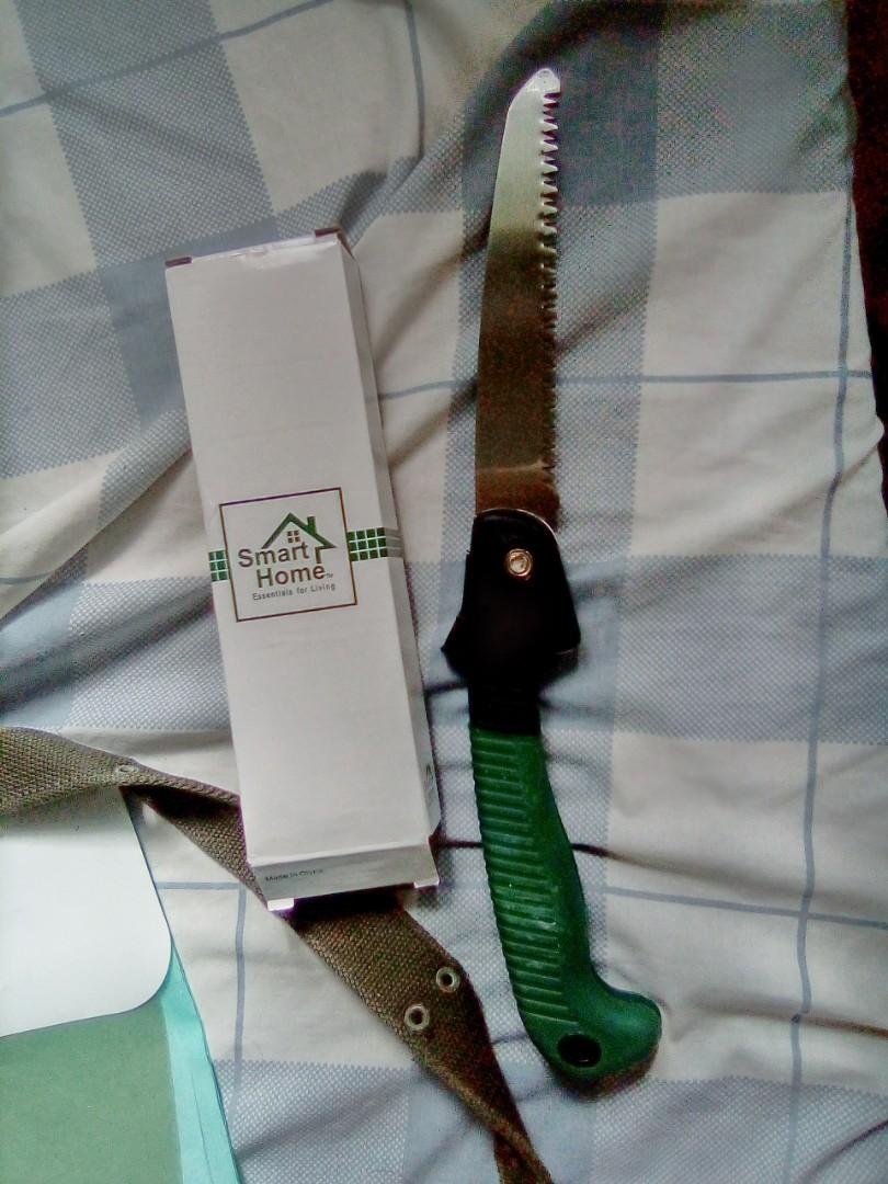 Portable hand saw (Category: Construction Tools & Equipment) located in Paranaque City. Submitted by showboat (Listing ID 1144858553, Image 2). Description: good and complement with the other carpenter tool kit complete set.