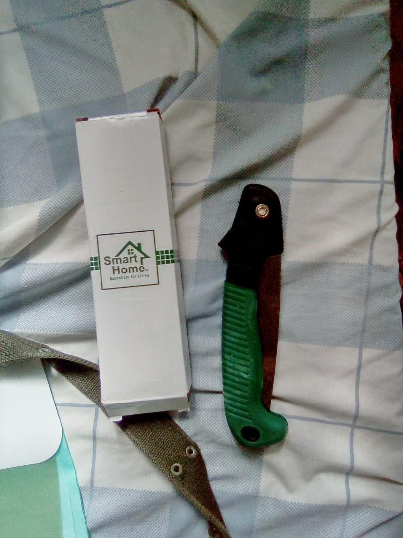Portable hand saw (Category: Construction Tools & Equipment) located in Paranaque City. Submitted by showboat (Listing ID 1144858553, Image 1). Description: good and complement with the other carpenter tool kit complete set.