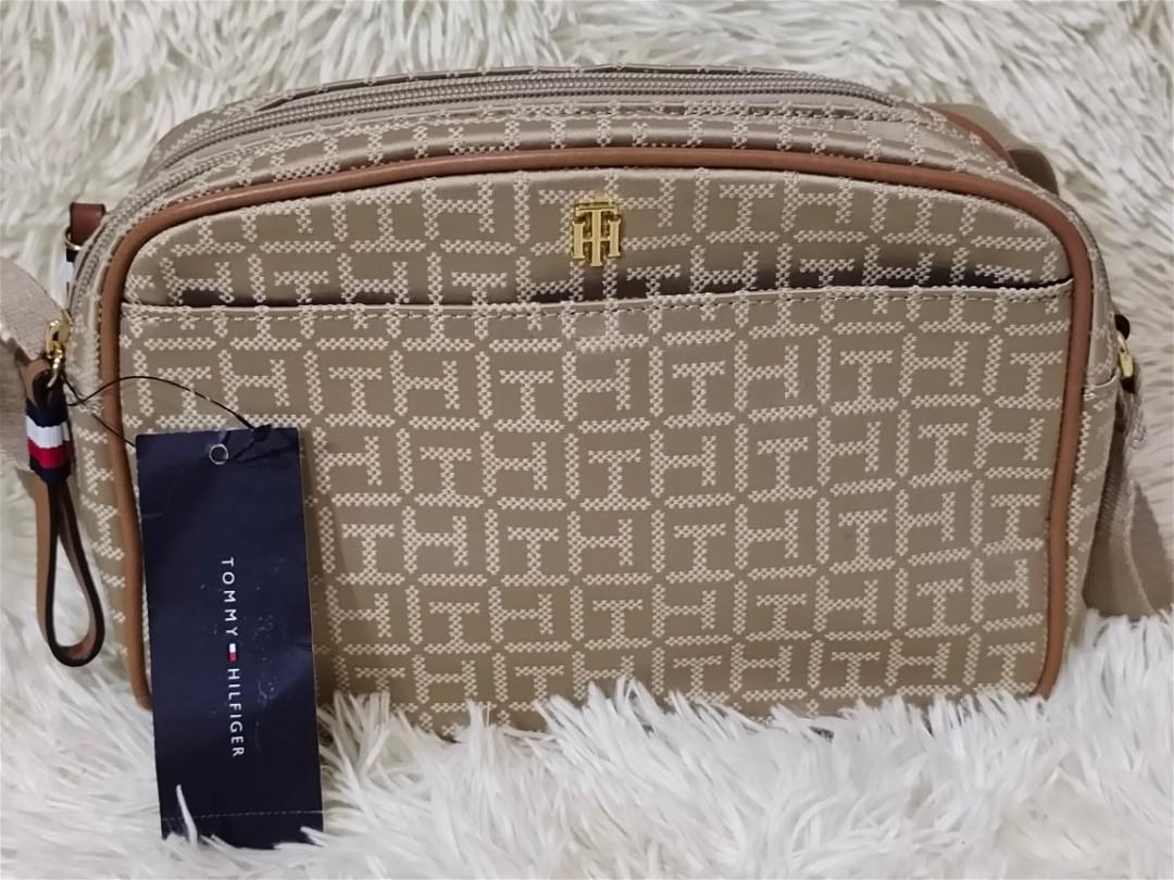 Tommy Hilfiger doublezip crossbody bag, Women's Fashion, Bags