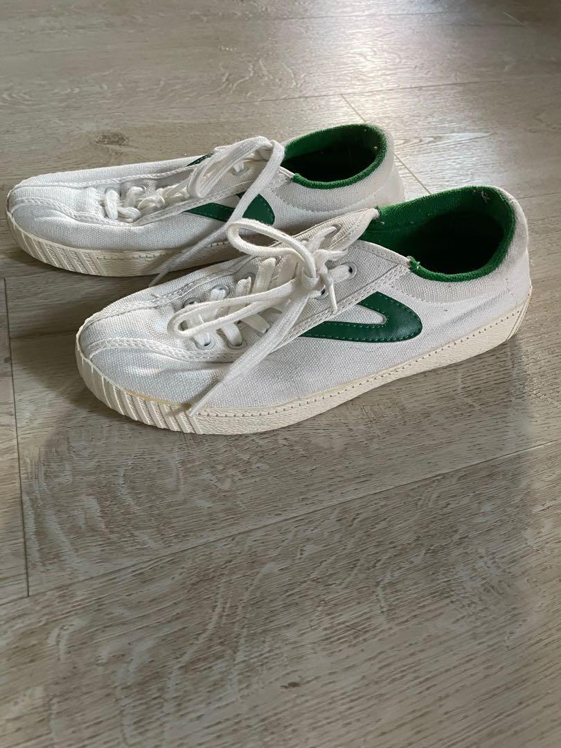 Tretorn Nylite in Vintage White Green