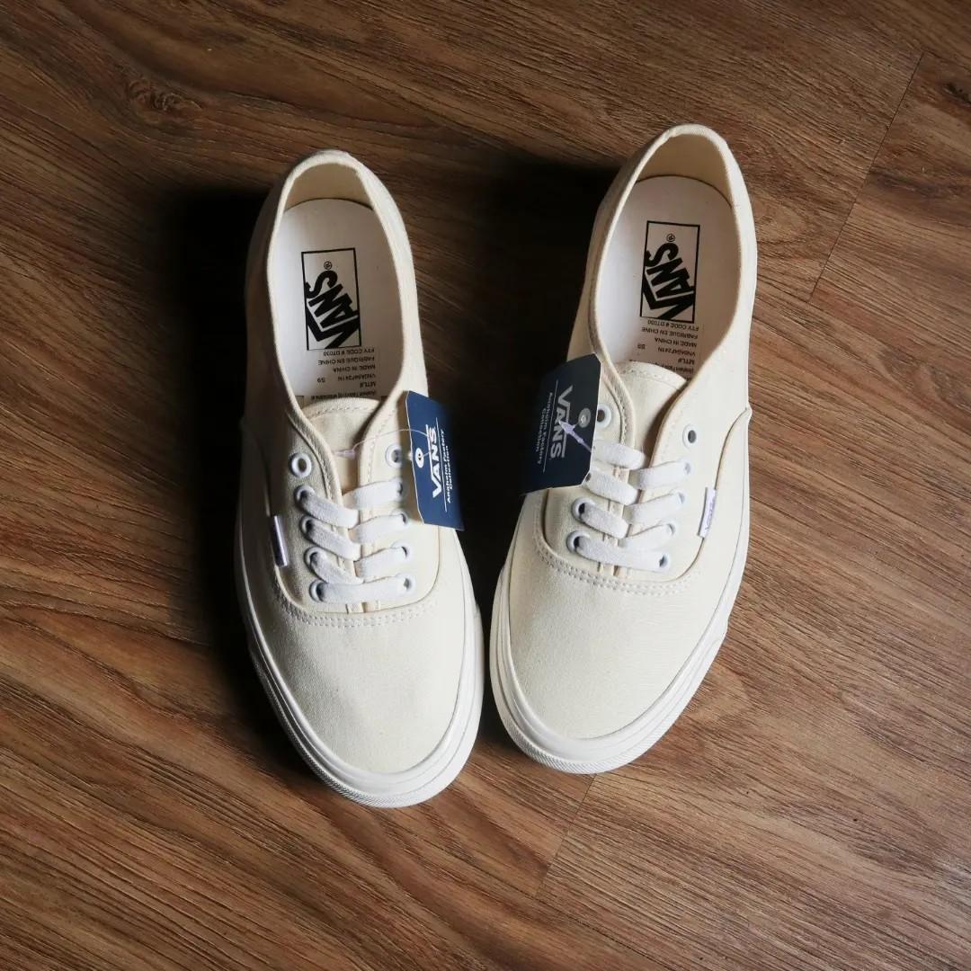 beige authentic vans