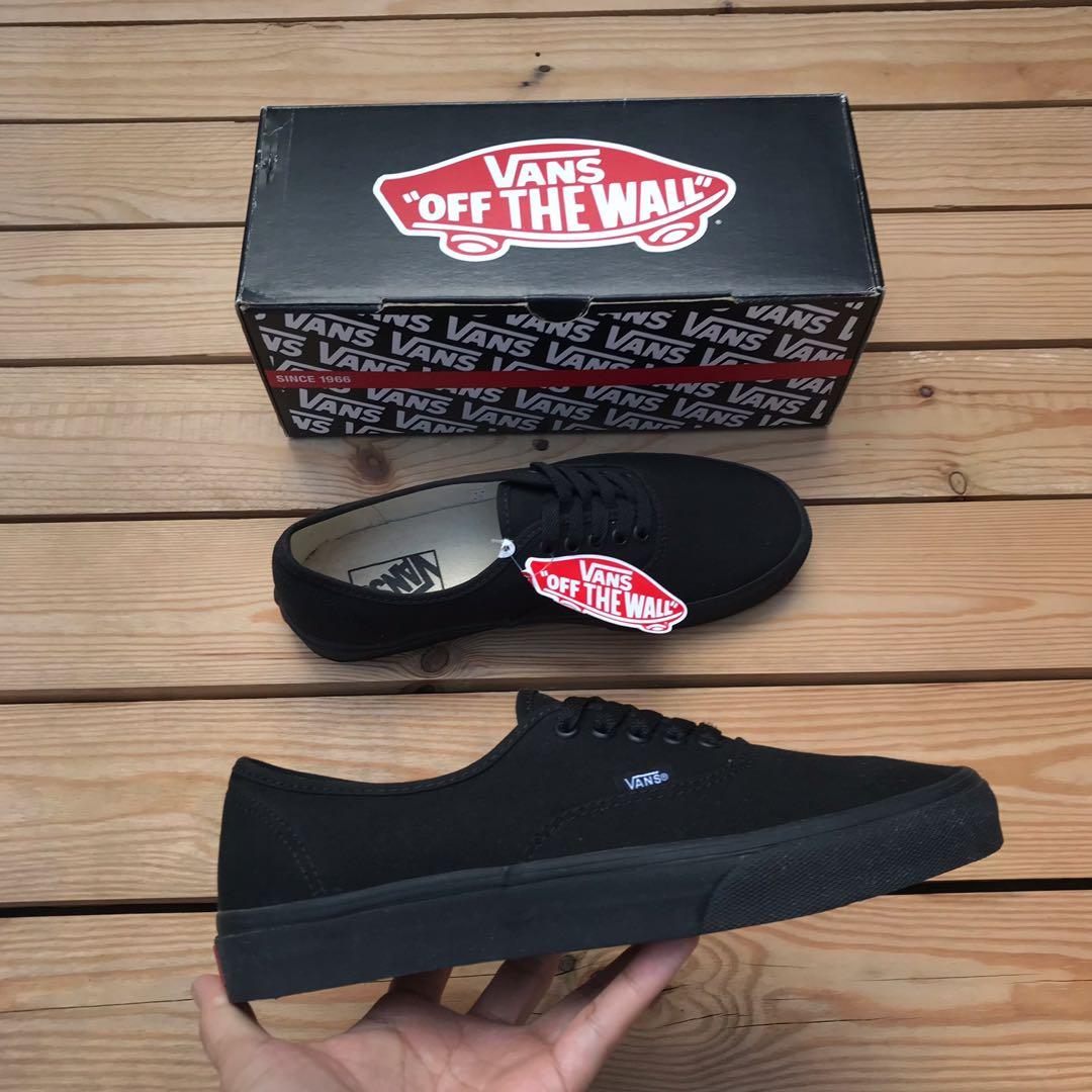 Vans authentic 2025 black fashion