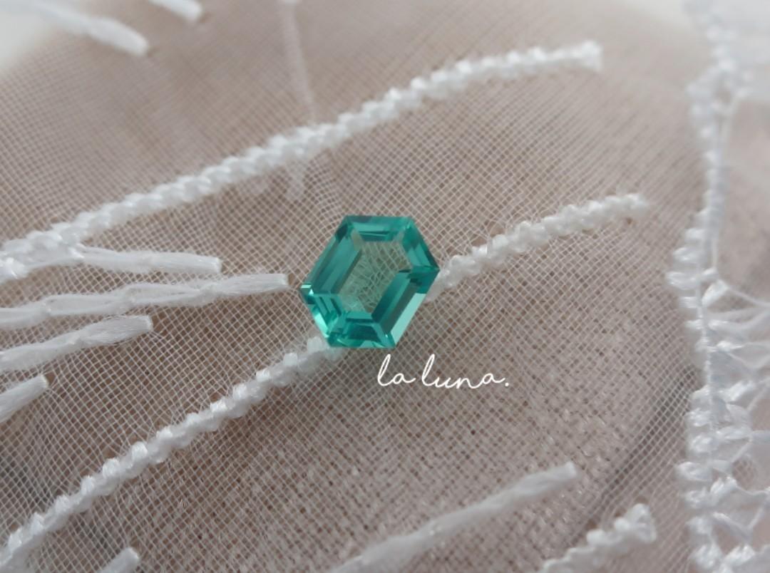 75分六角形帕拉伊巴色磷灰石0 75ct Hexagon Apatite 女裝 飾物及配件 寶石 鑽石 水晶 Carousell