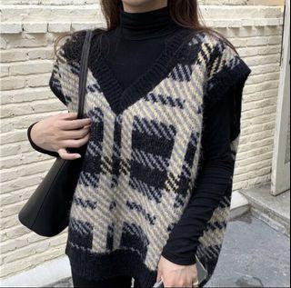 那個韓國歐膩有的格紋針織背心🇰🇷復古背心 針織馬甲 格子背心 格子馬甲 復古藍背心