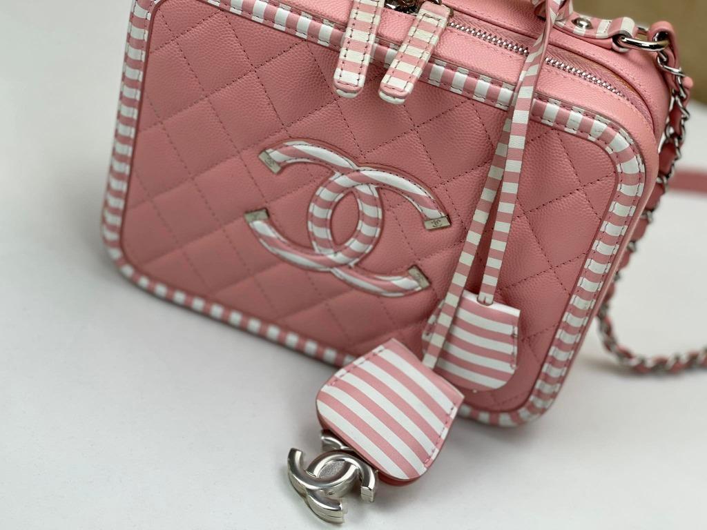 CHANEL A93343 LARGE CC FILIGREE GRAINED VANITY CASE BAG