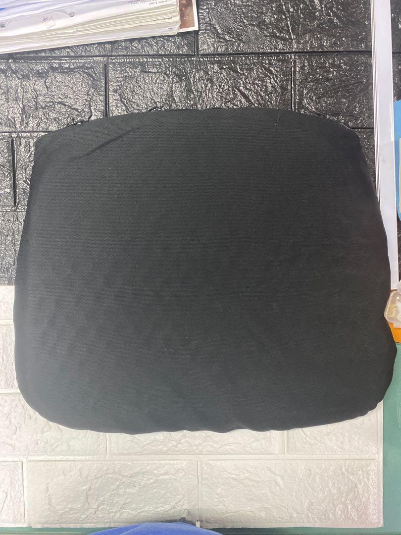 Comfortable Cushion Seat Gel (Category: Car Seats) located in Pasay City. Submitted by meostore (Listing ID 1145130107, Image 2). Description: Item is in good condition , no issue, gel composition.