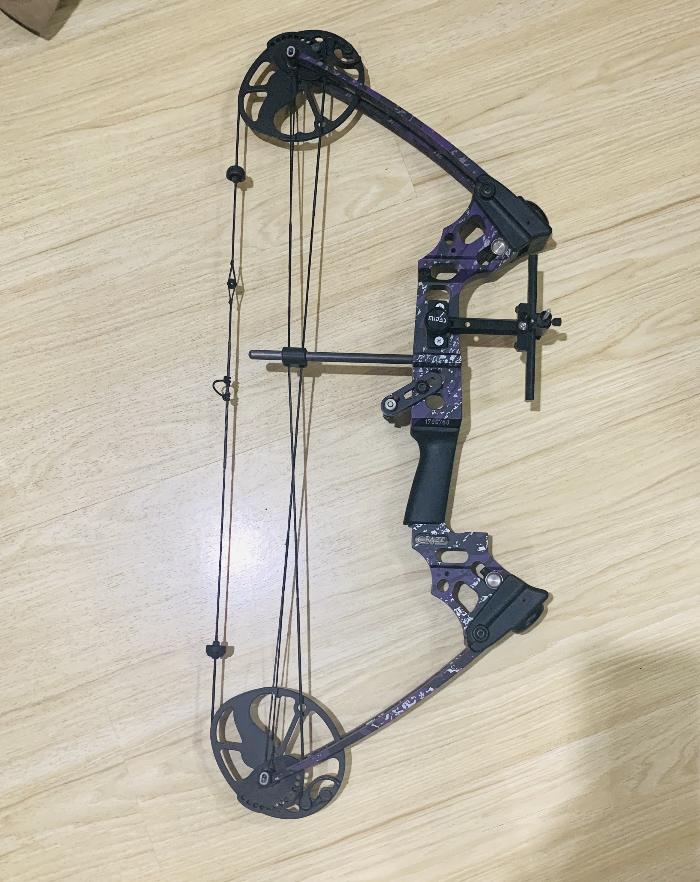 Compound Bow Mission Craze with Arrows, Sports Equipment, Other Sports