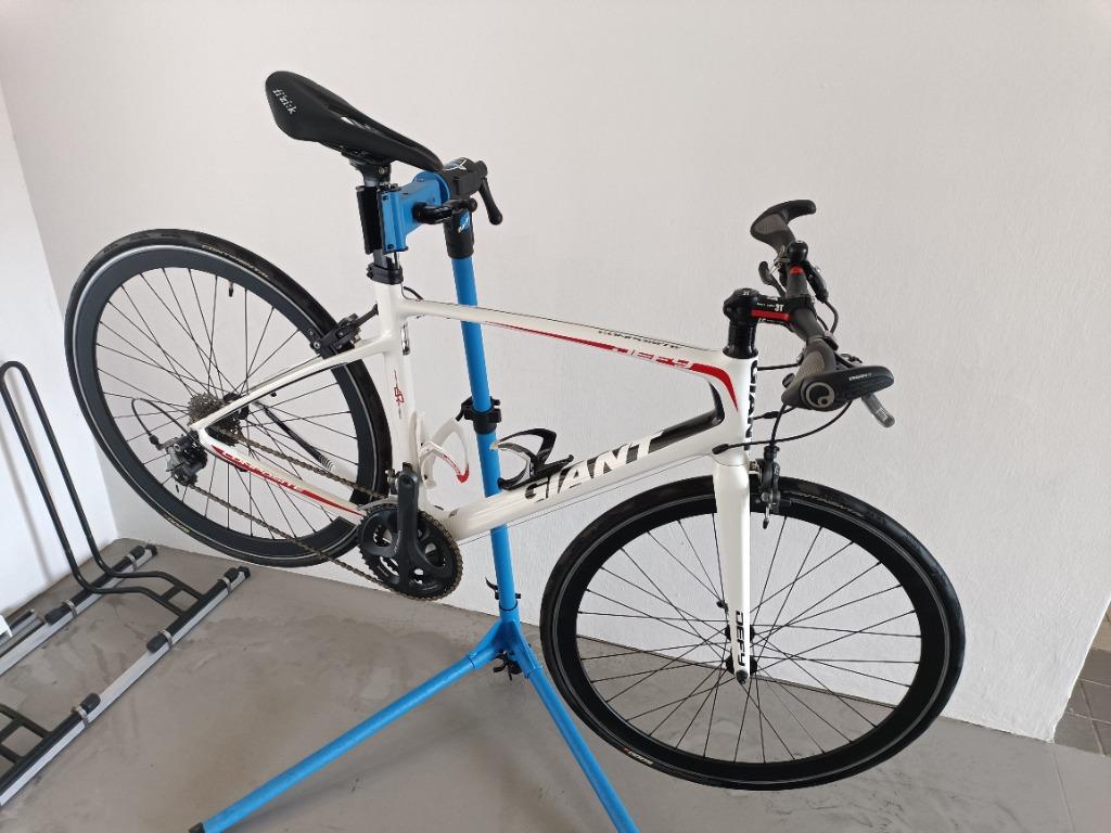 Giant Defy Composite Hybrid Ultegra Groupset Sports Equipment