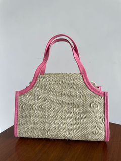 (Category: ) located in . Submitted by omascloset (Listing ID 1145051967, Image 1). Description: .