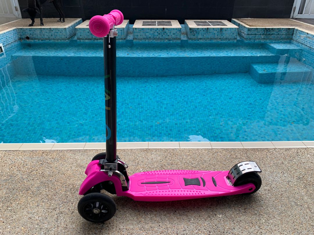 Hot Pink Scooter, Sports Equipment, Sports & Games, Skates
