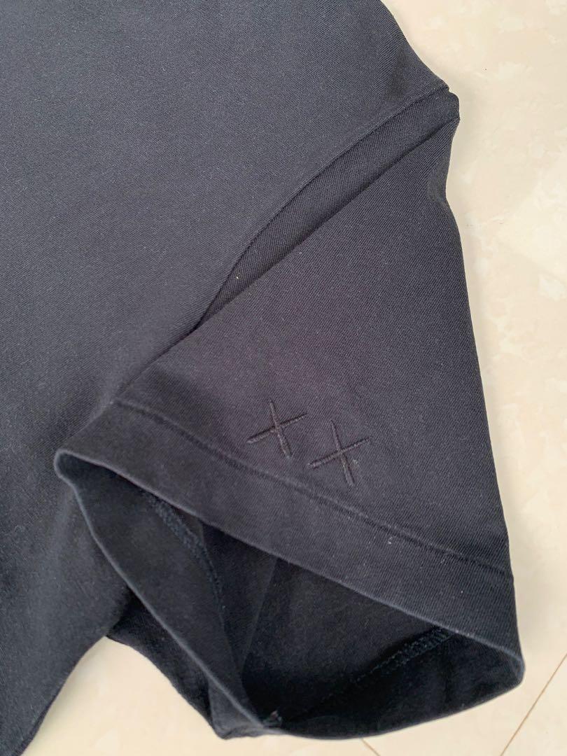 Kaws x Uniqlo Shirt Vintage, Men&rsquo;s Fashion, Tops & Sets, Tshirts & Polo