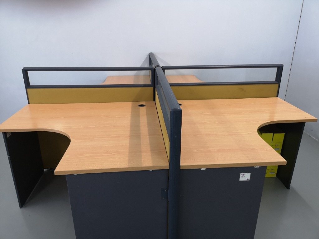 Meja Office Table Workstation partition for 4 Pax, Furniture & Home