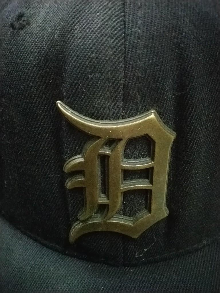 Detroit Tigers New Era Steel English D Logo Men's Tee - 197213803303